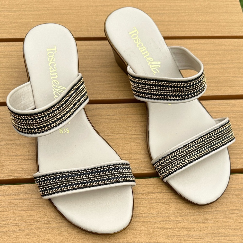 Toscanella Women's Black and White Strap Sandals EUC